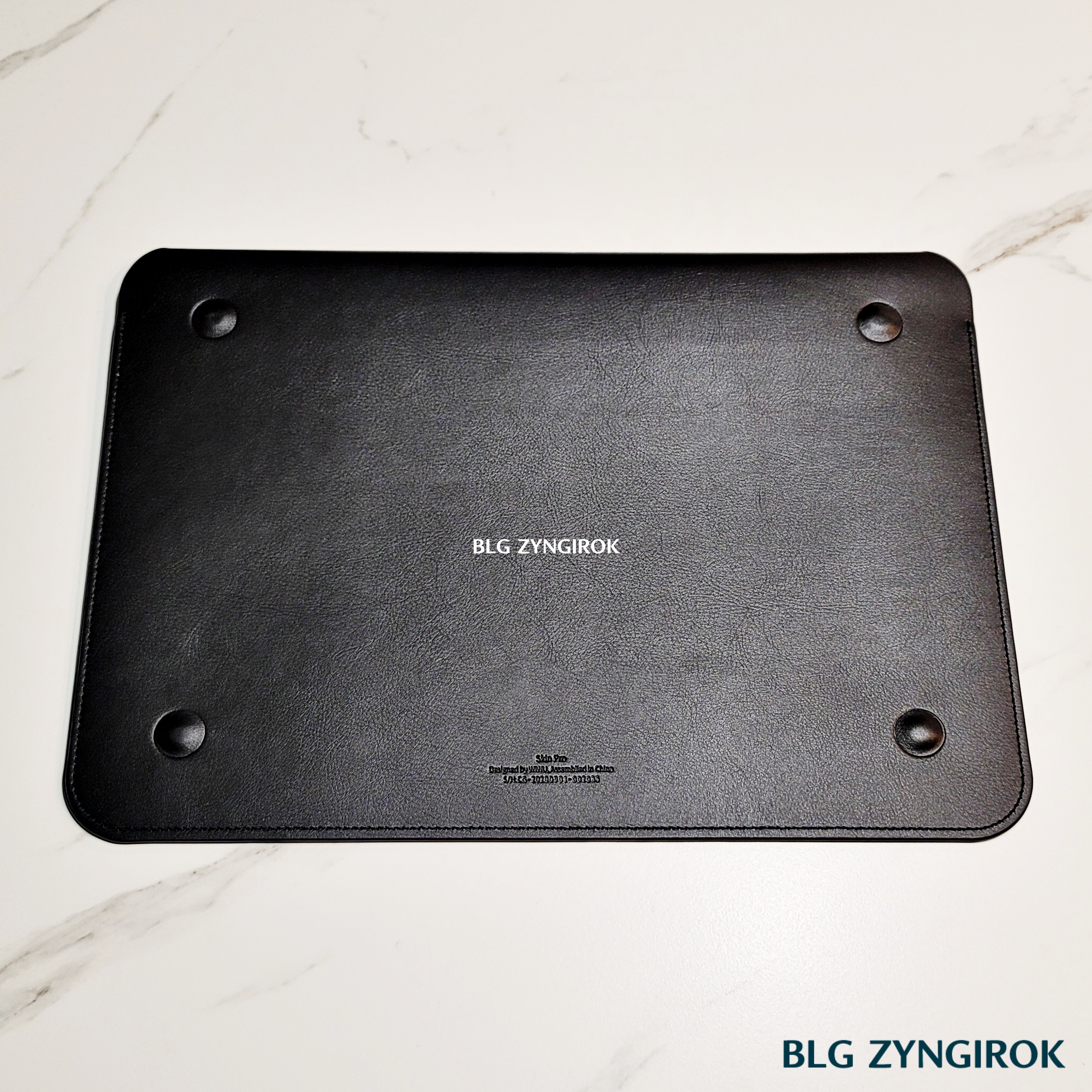 맥북-파우치-skin-pro-2-블랙-뒷면