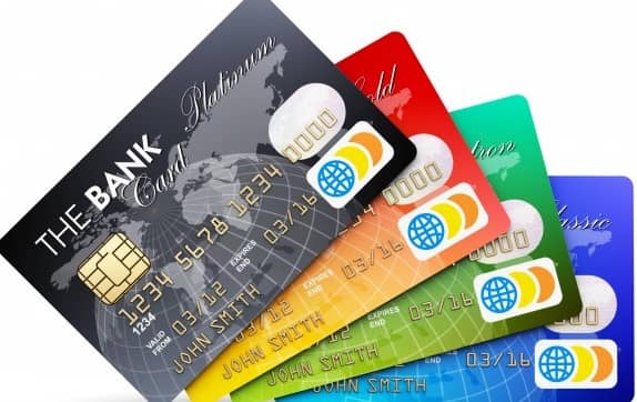 신용카드 소지자 대출 모습