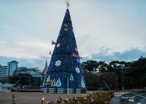 [대전&middot;세종 크리스마스 명소 BEST5] 현대프리미엄아울렛&middot;유성온천&middot;세종 빛트리페스티벌