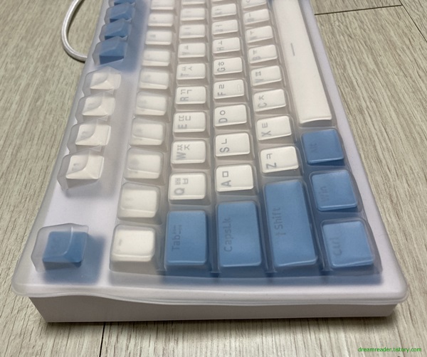 CK87 게이트론 LED 기계식 키보드 텐키리스에 네오폴드 텐키리스 키보드 키스킨, 맨 위 펑션키 들뜸