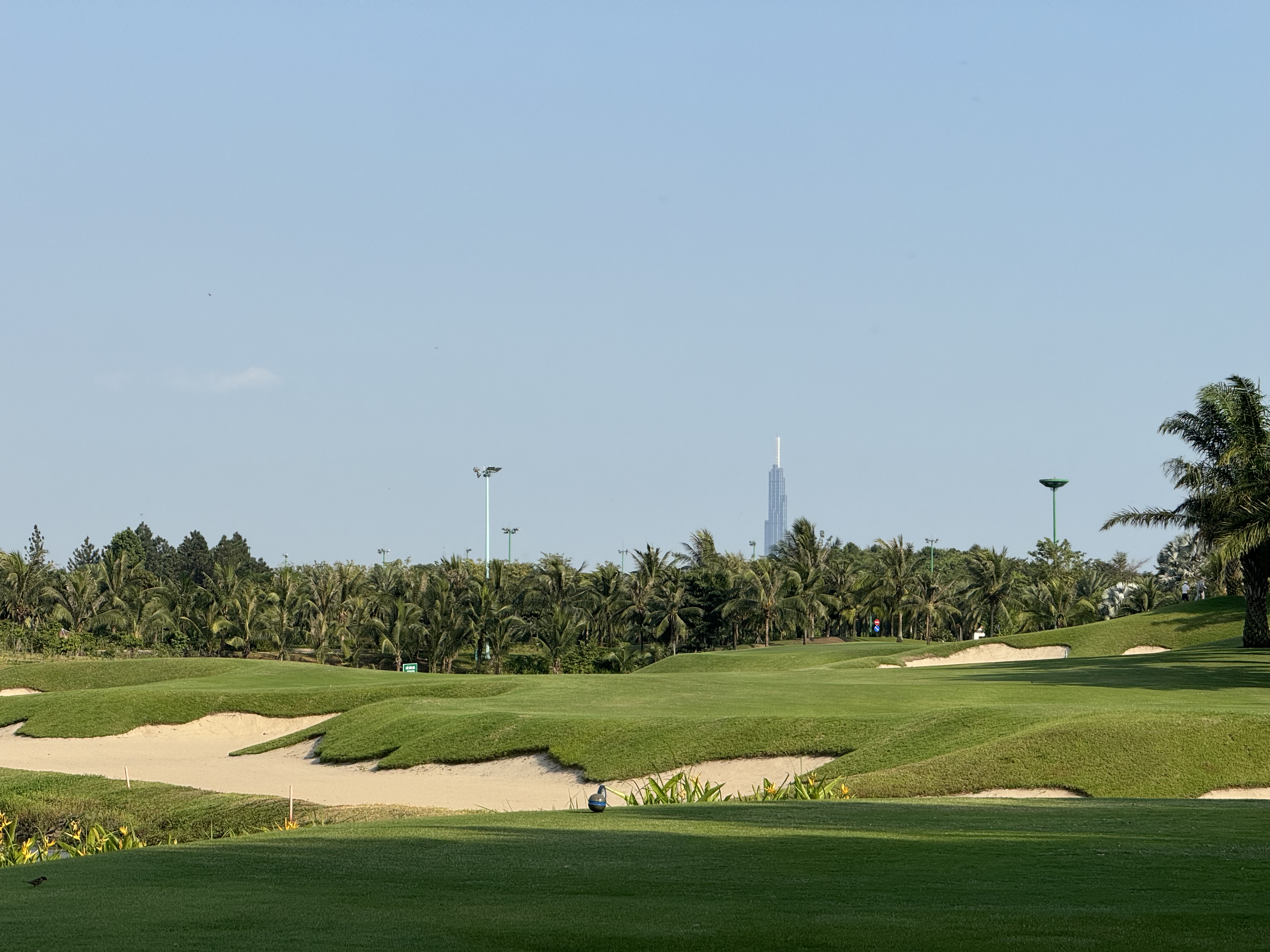 떤선녓 골프장(Tan Son Nhat Golf Course)