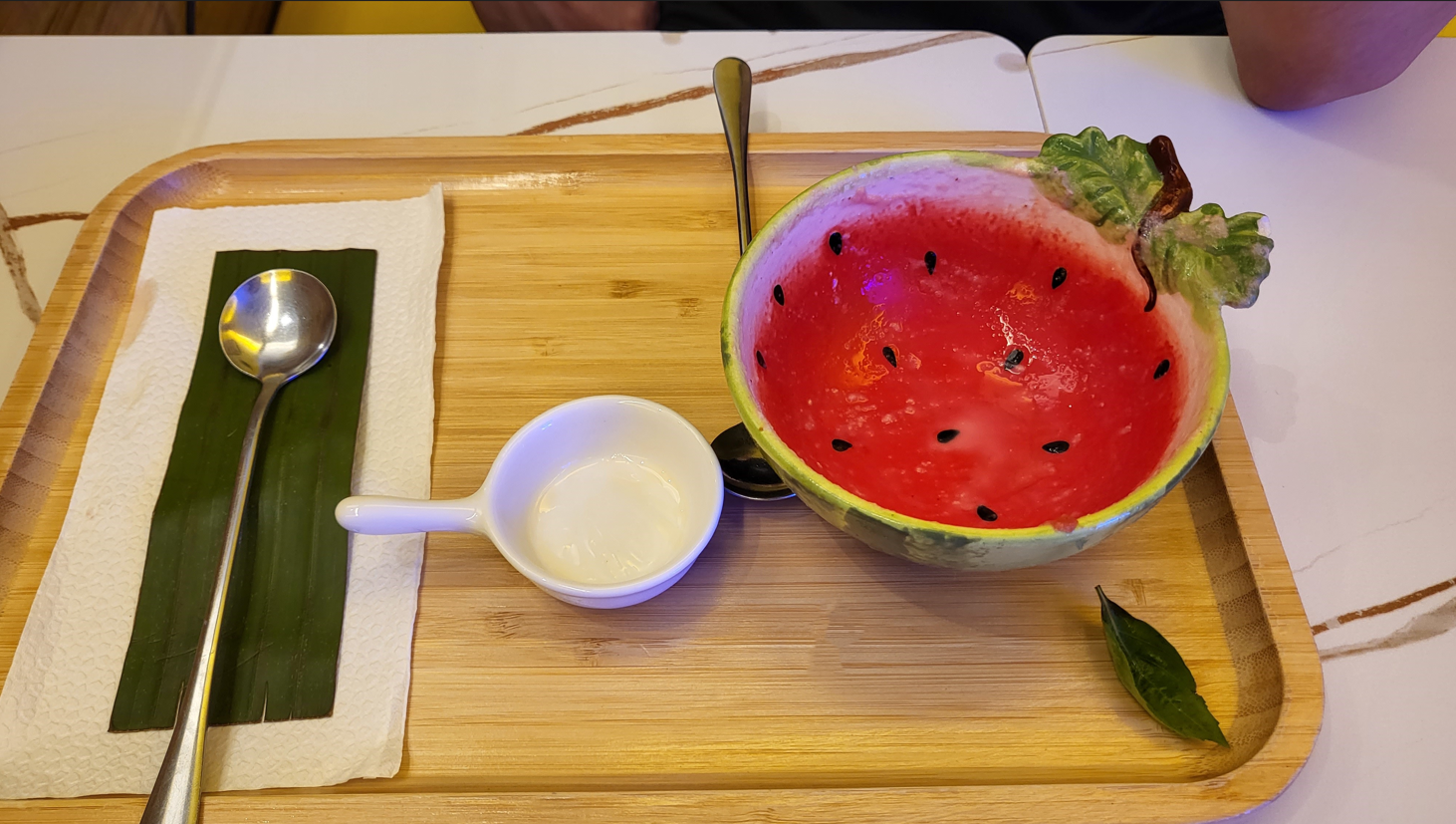 수박 빙수 그릇은 귀여운 수박 모양이에요