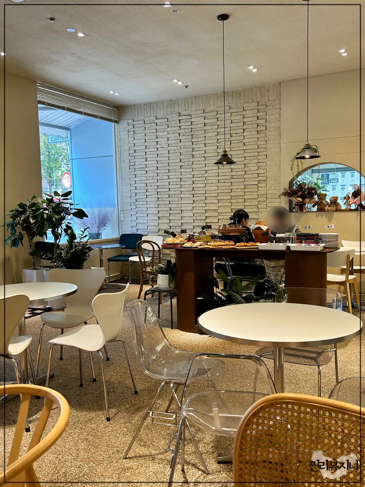 노원역-근처-카페-페페-내부-4인석-자리