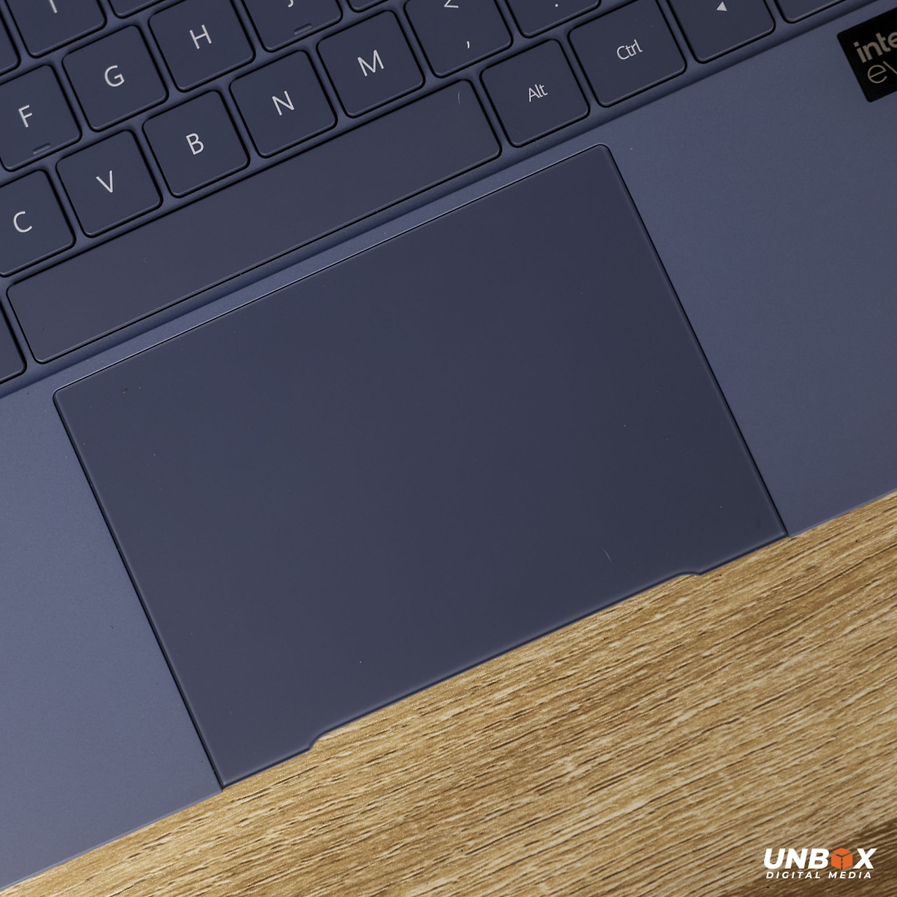 Ultrabook Premium Baru Huawei Saingan Kuat MacBook Pro