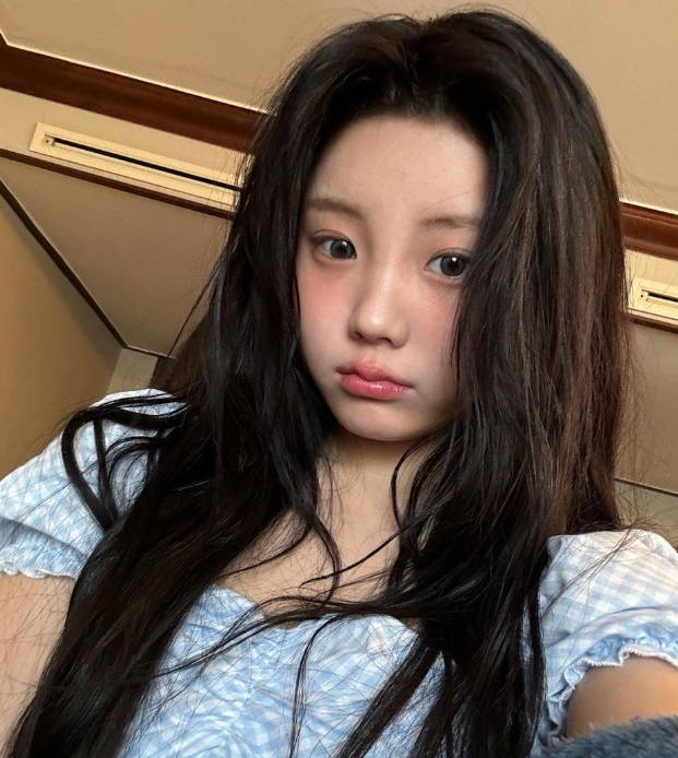 뾰루퉁한 얼굴의 원희