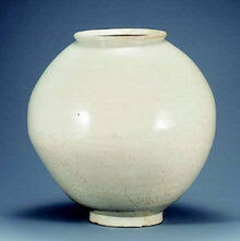 백자, 달항아리, 조선 도자기, 곡선, 여백, 조형미, 한국 고미술사