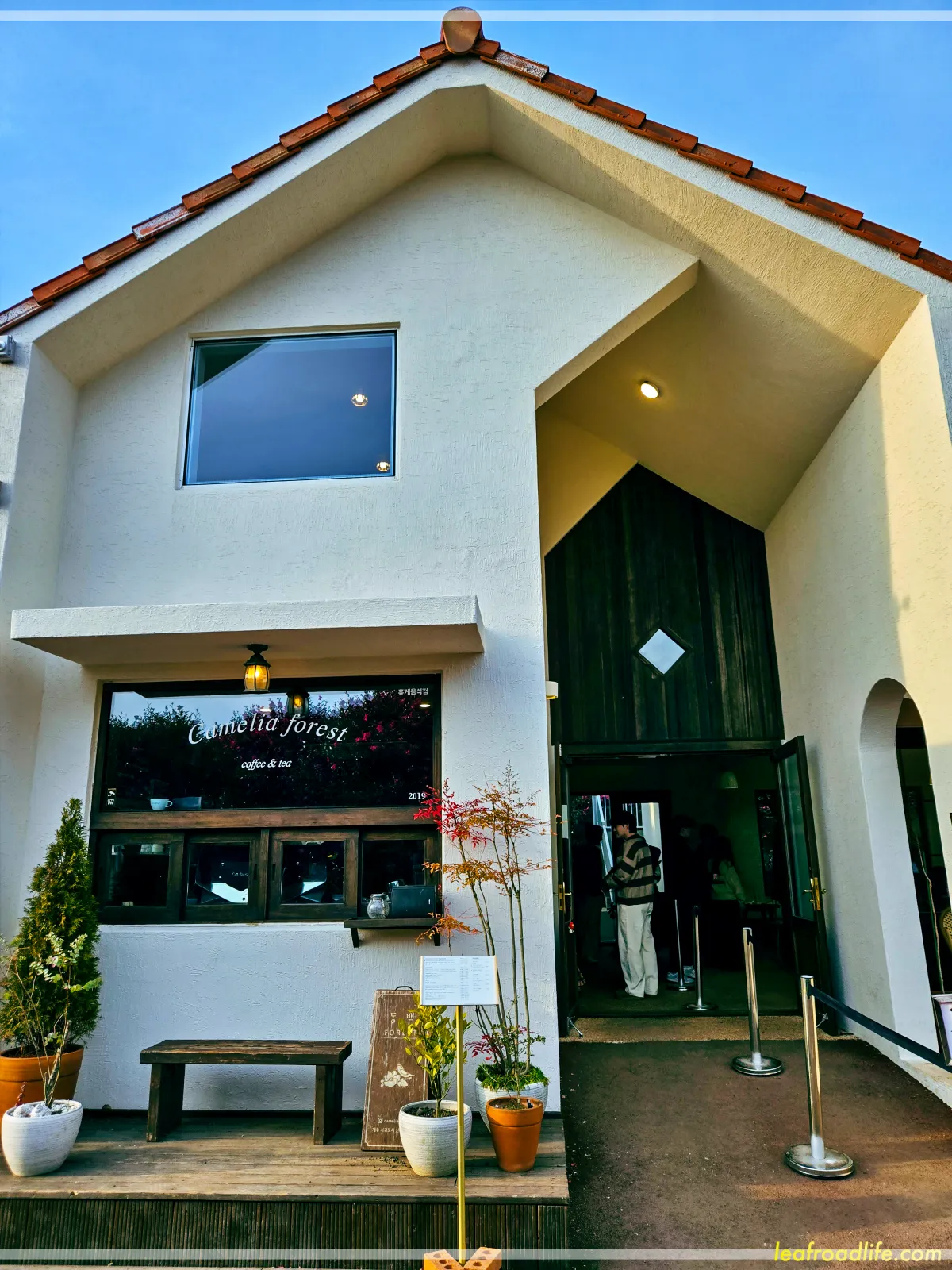 제주-동백포레스트-카페-건물