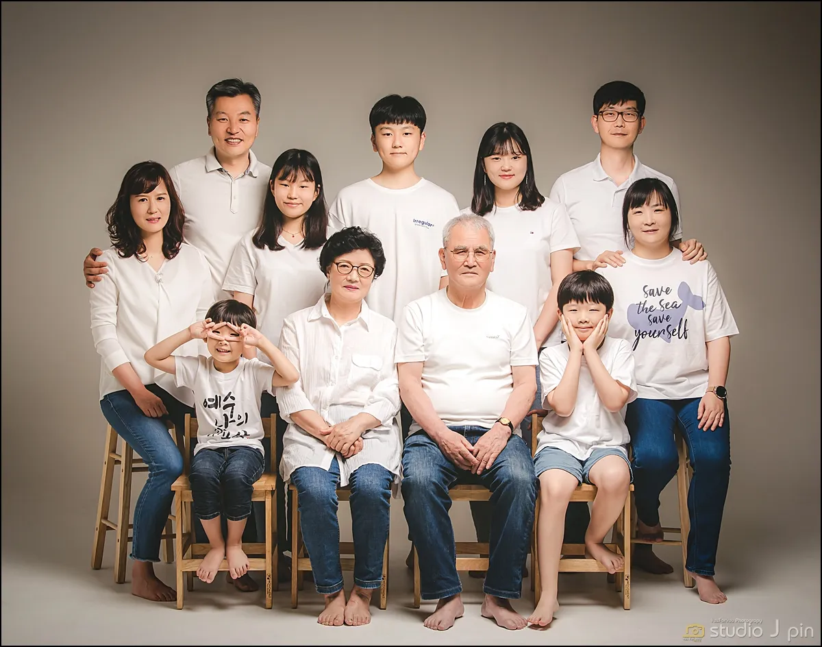 사진관 가족사진 선물 의상 대여 헤어 메이크 가족과 추억 남기는 촬영 준비_8