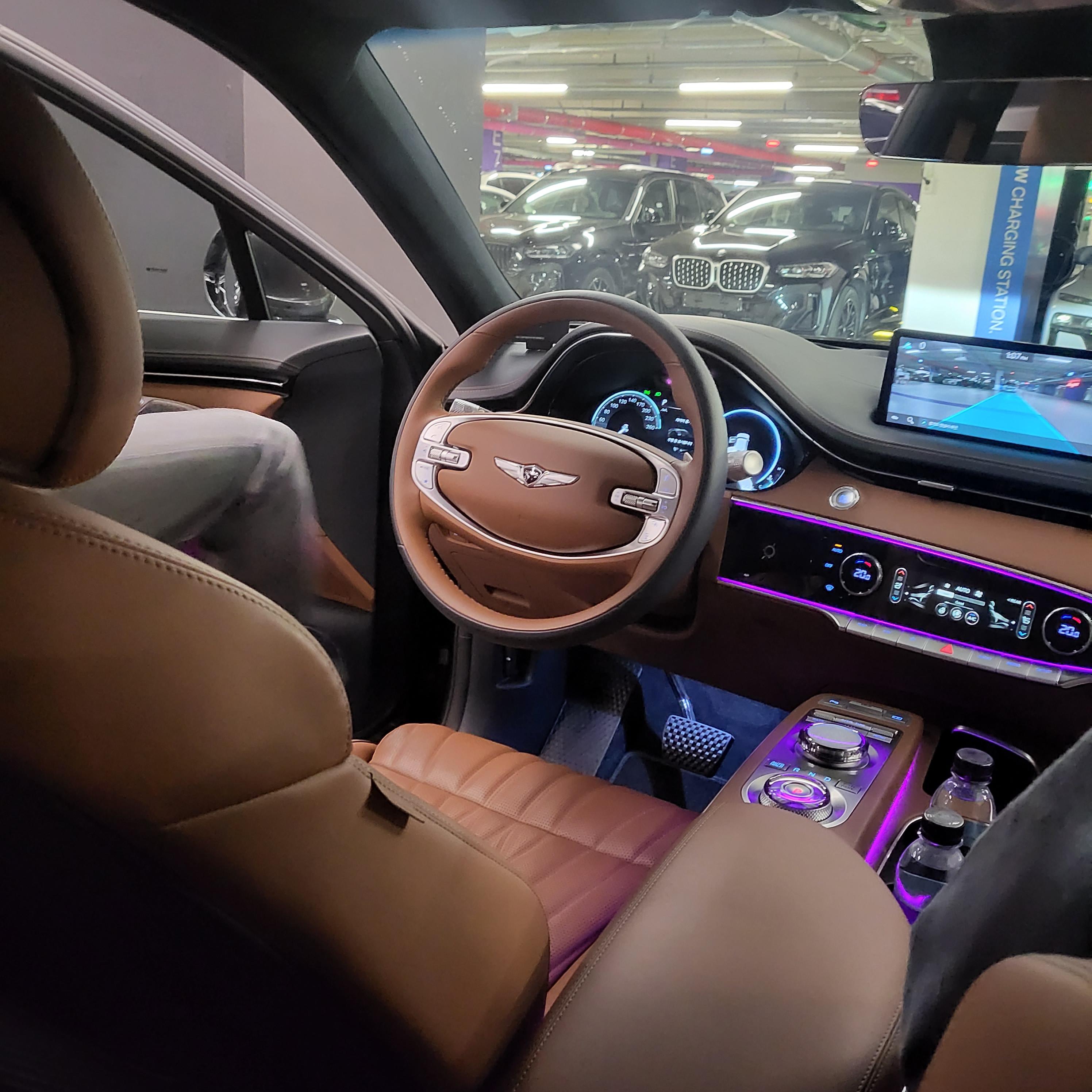 제네시스 gv70 키 브라운 내부 풀옵션