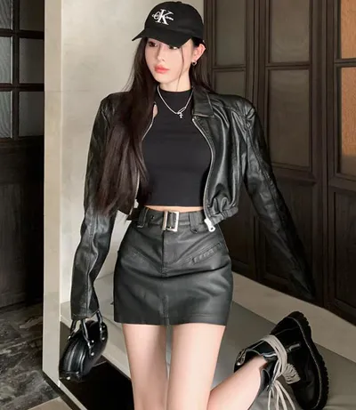 가죽 자켓 + 미니 스커트