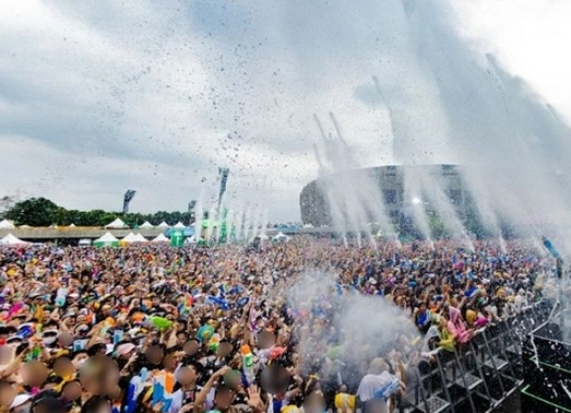 한국의 여름을 시원하게 즐기는 물 축제 관련 사진
