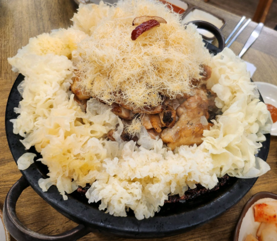 퓨전굽는삼계탕 음식