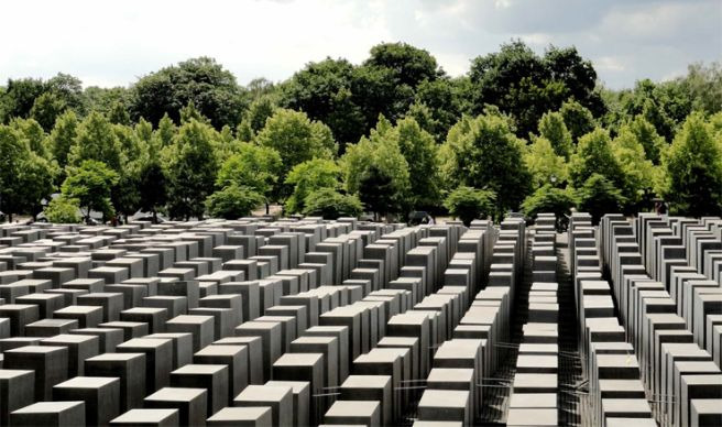 홀로코스트 뜻과 역사적 배경, 2026년 국제 정세로 보는 대학살의 비극