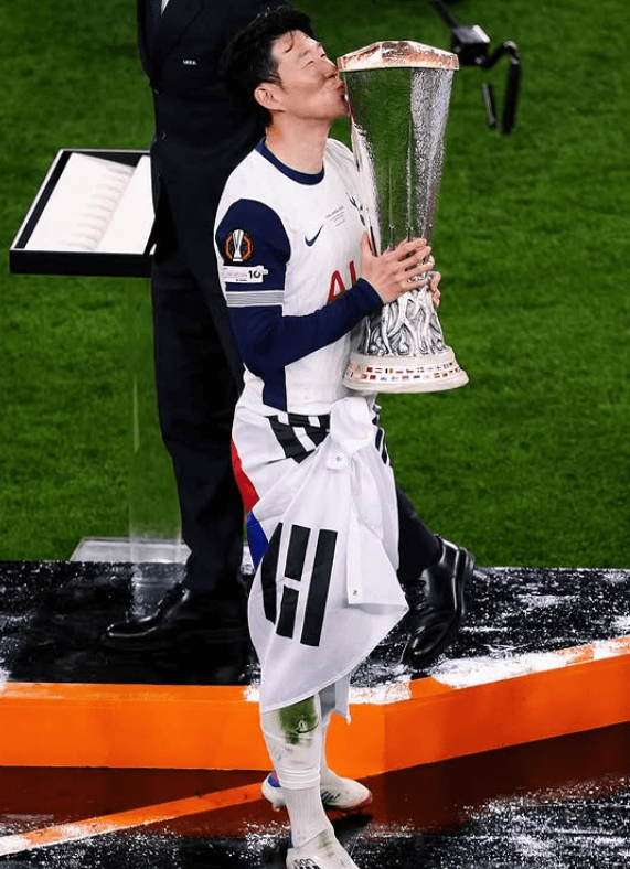 손흥민 유로파 우승 골 토트넘 벤치