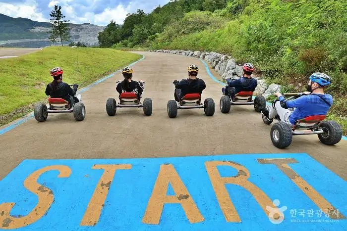 7e79cb8d-1fb2-4ee5-8785-767adb87aec6