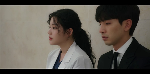 정민을-위로하는-소라