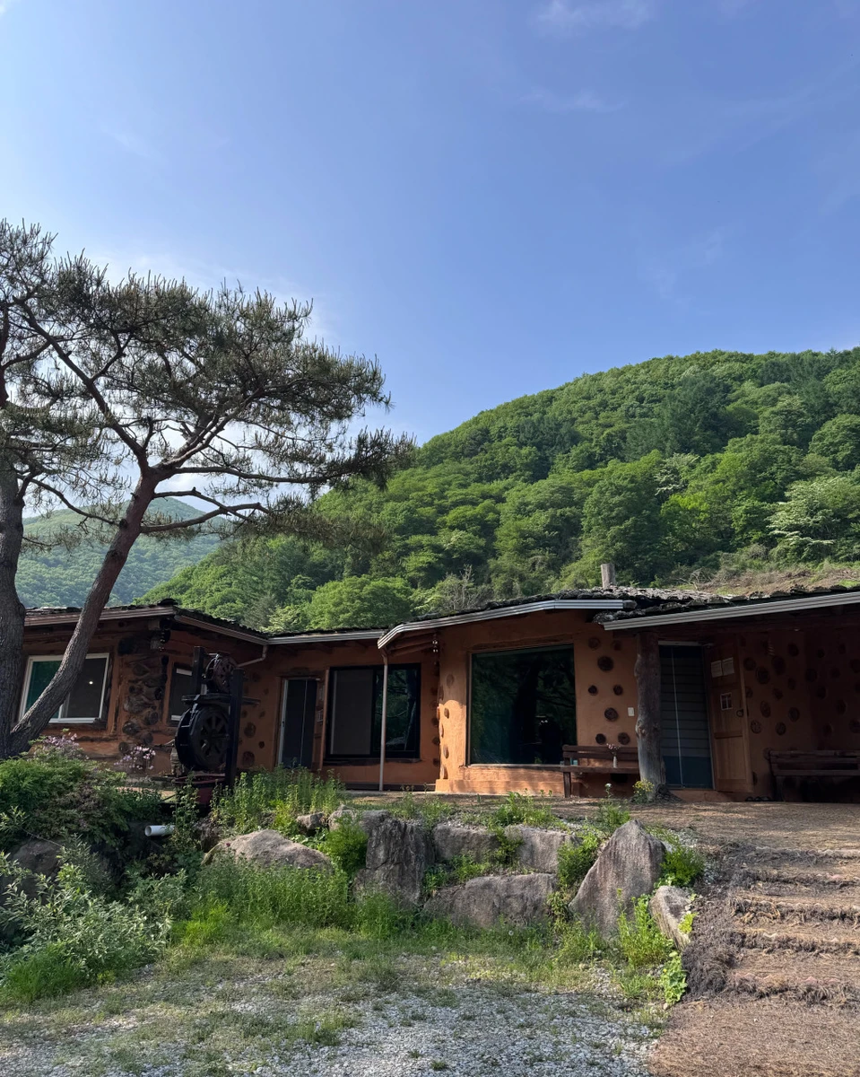 산모롱이 황토민박