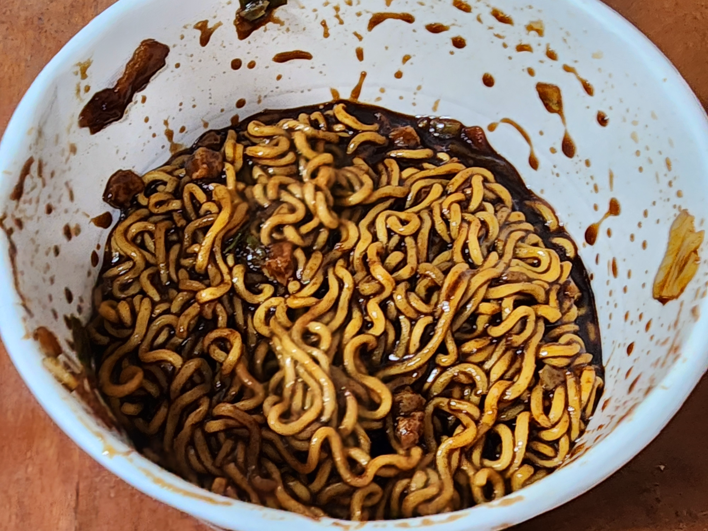 짜파게티큰사발면