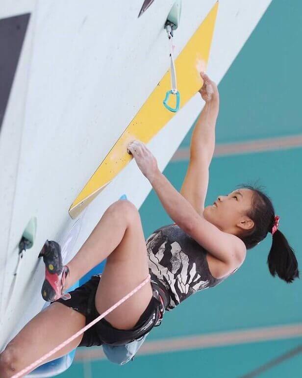 이-악물고-오르는-서채현