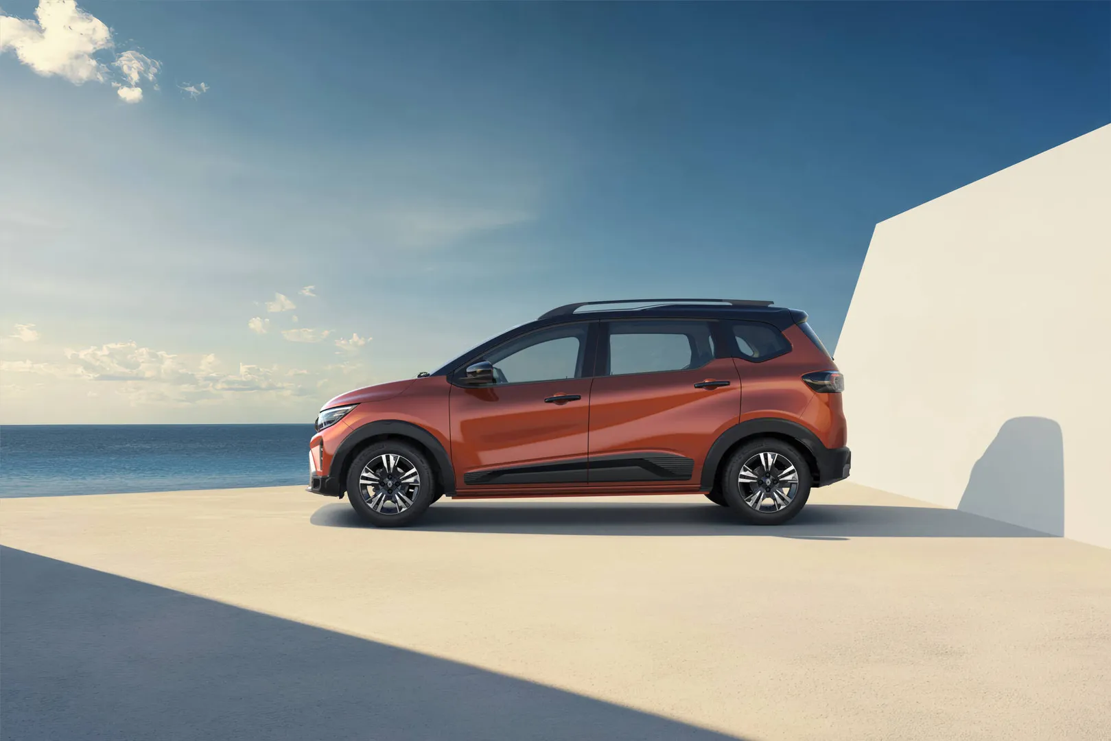 르노 트라이버 차량 이미지