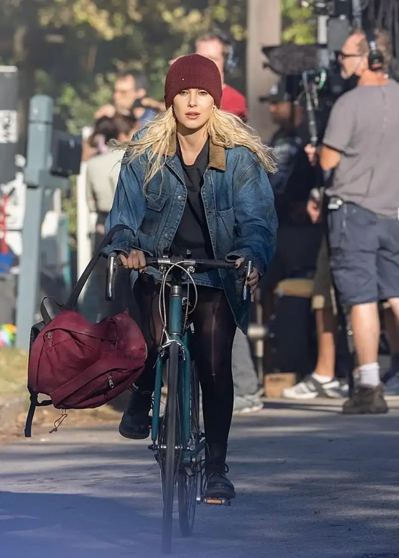 일렉트릭 스테이트에 주연을 맡은 밀리 바비 브라운