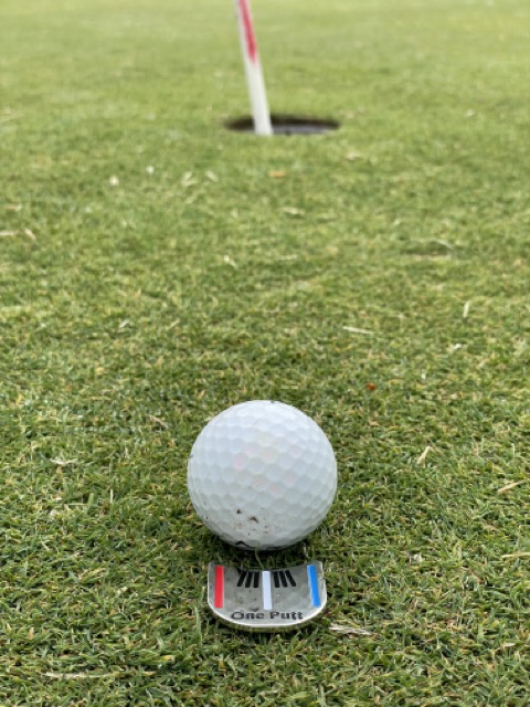 홀컵까지-방향을-확인할-수-있는-볼마커