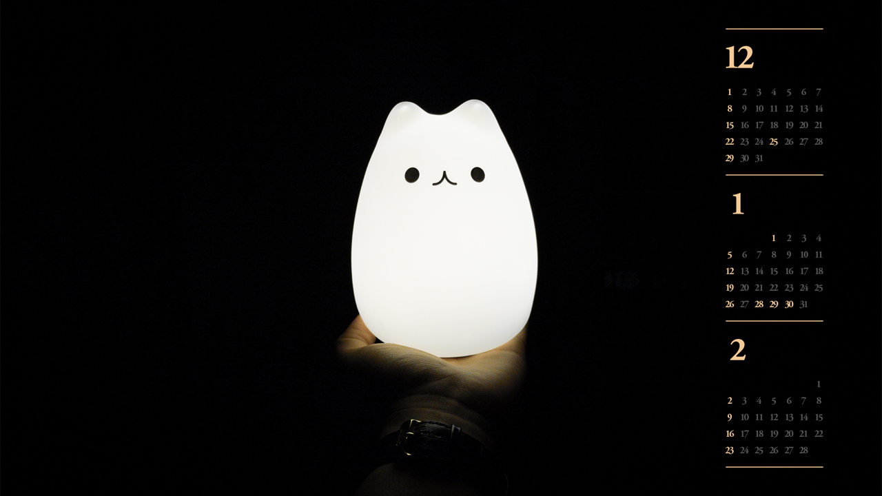 10 흰색 캐릭터 무드등 B - 2025년1월 노트북배경화면