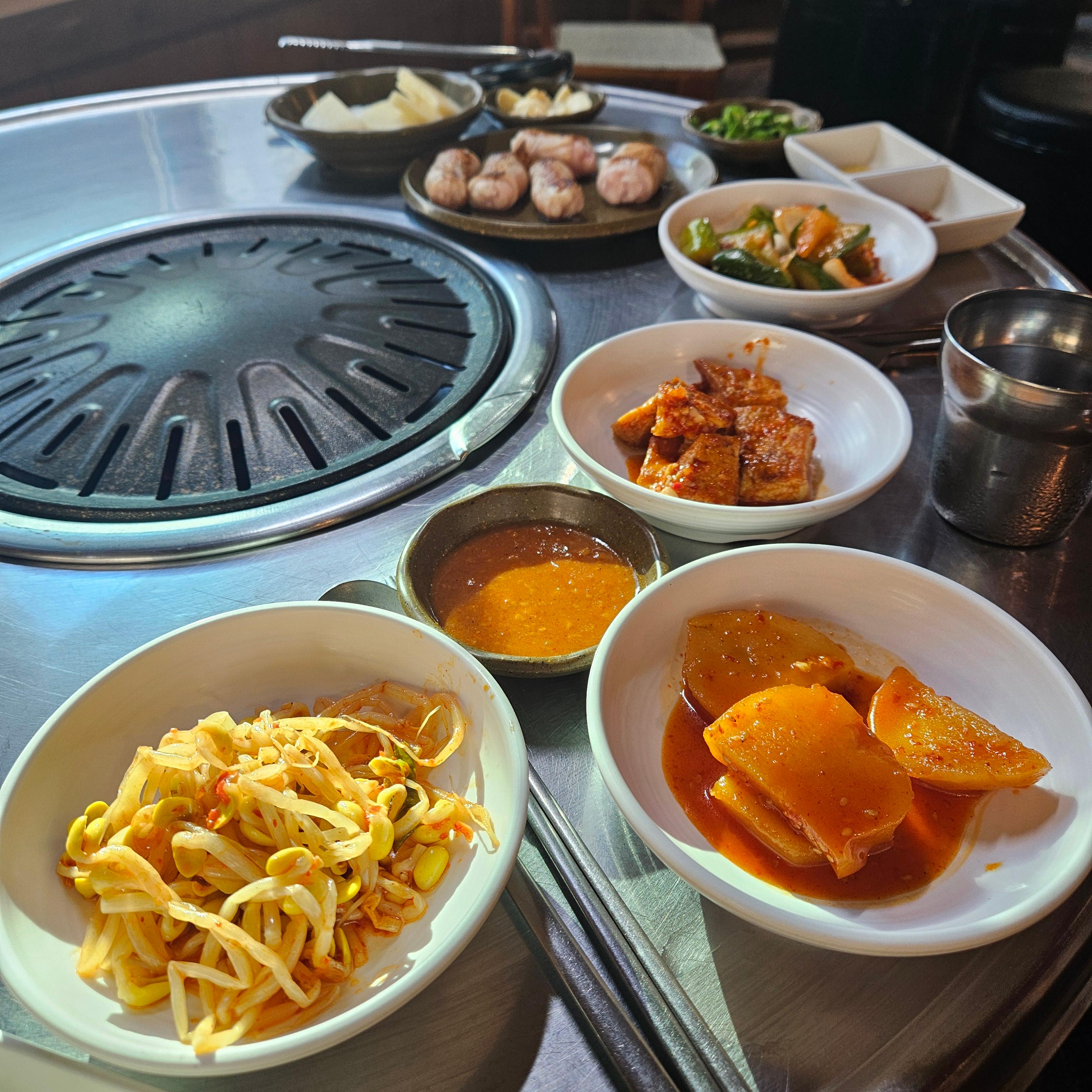 강릉 소와돼지남촌곱창 밑반찬