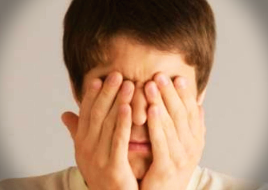 눈 밑 떨림 해결방법