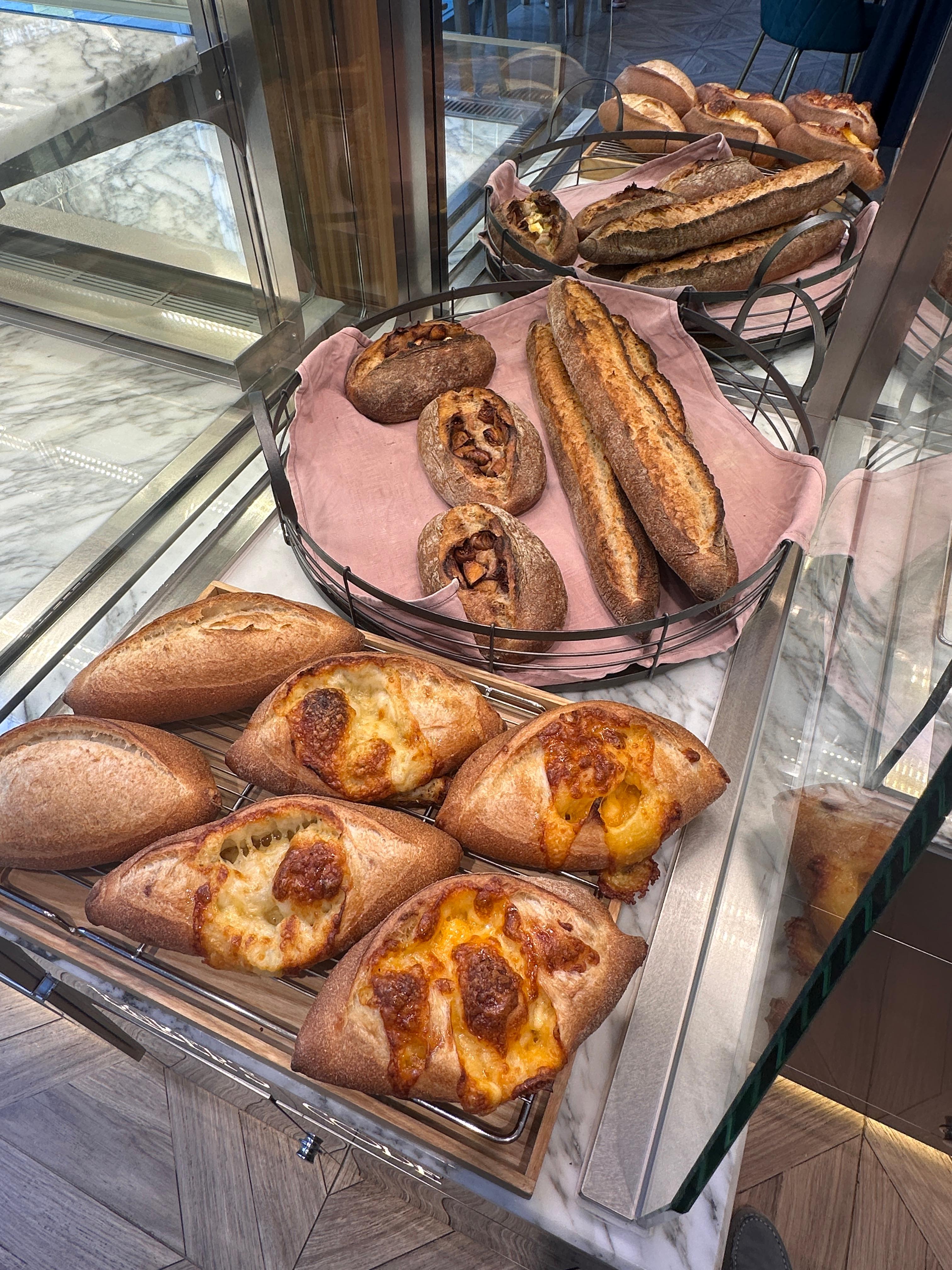 용산 해링턴스퀘어 빵집 추천｜프랑스 밀가루로 만든 미니 식빵이 매력적인 베이커스 코드