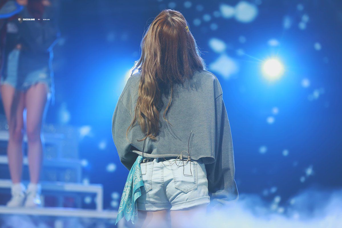 우주소녀 루다 인스타그램 사진 몸매