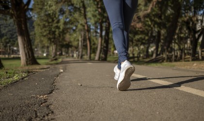 걷기운동 효과 하루 7천 보