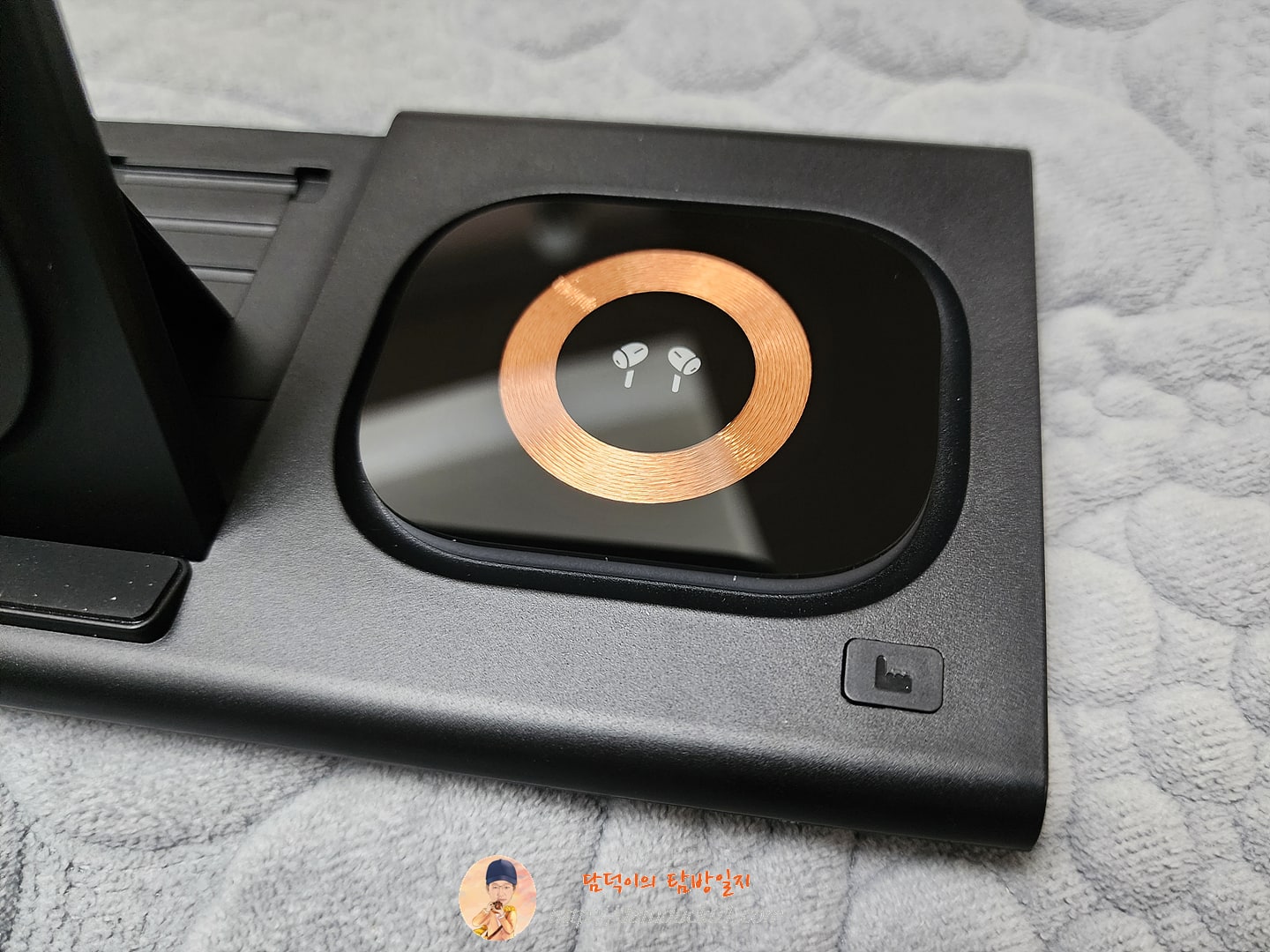 VIKEFON 4 in 1 접이식 무선 충전 스테이션