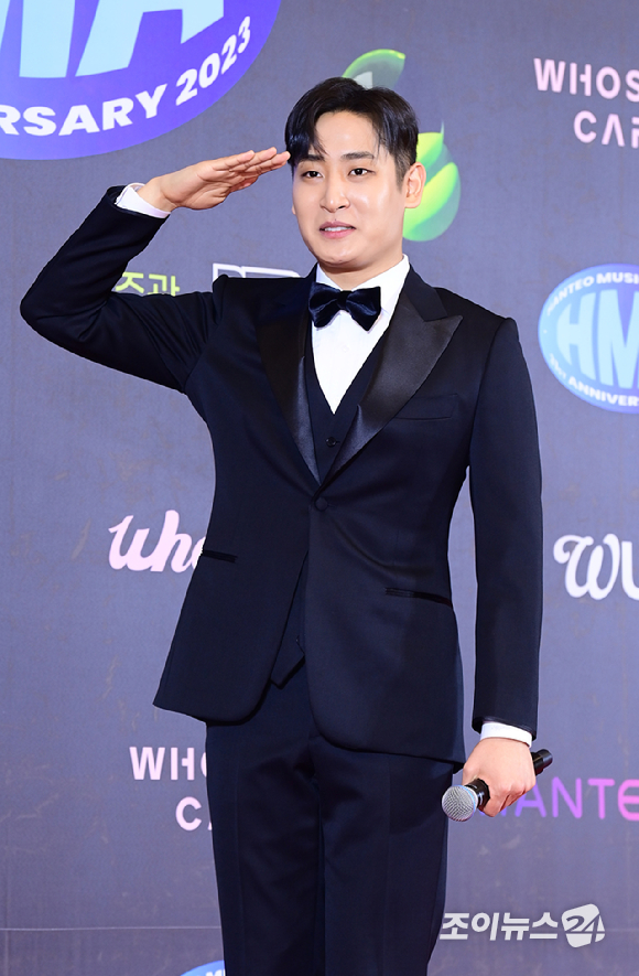 가수 박재정이 18일 오후 서울 중구 동대문디자인플라자에서 열린 &#39;31주년 한터뮤직어워즈 2023&#39; 레드카펫에 참석하고 있다. [사진=정소희 기자]