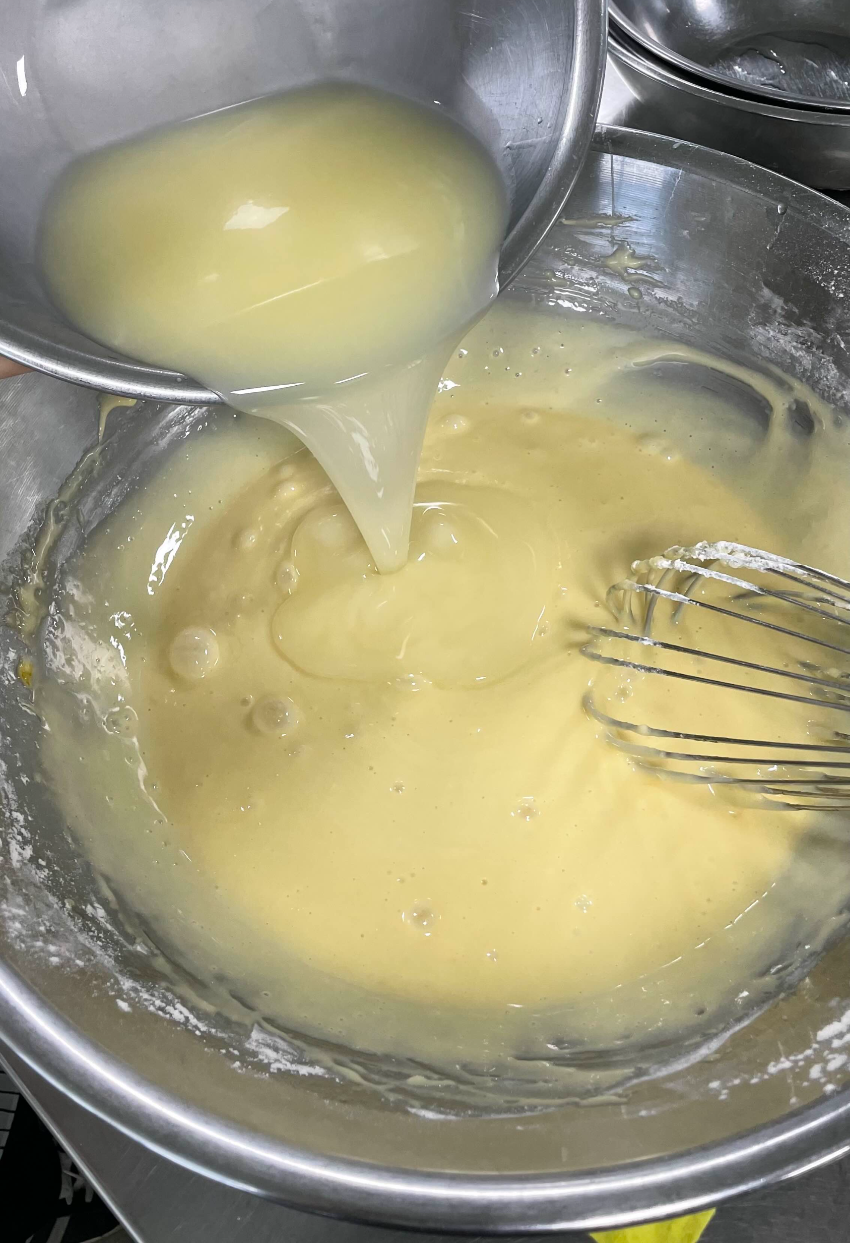 레몬 제스트 넣은 카페 스타일 마들렌