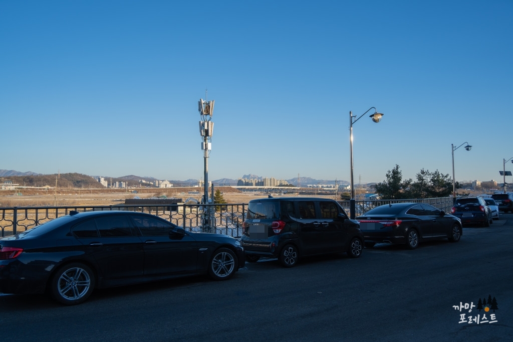 파주 논밭 카페 주차