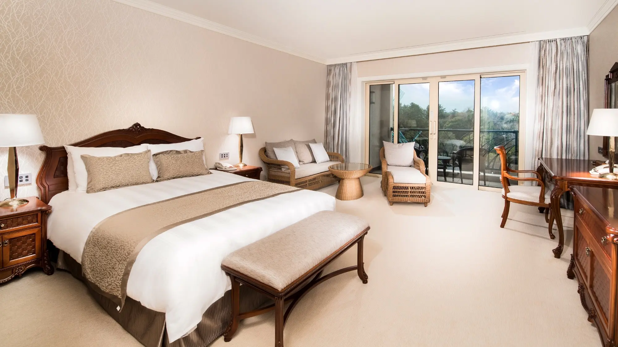 롯데호텔-제주-객실-사진-침대