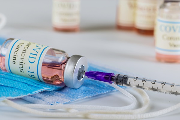 백신접종 우선순위 이미지 입니다.