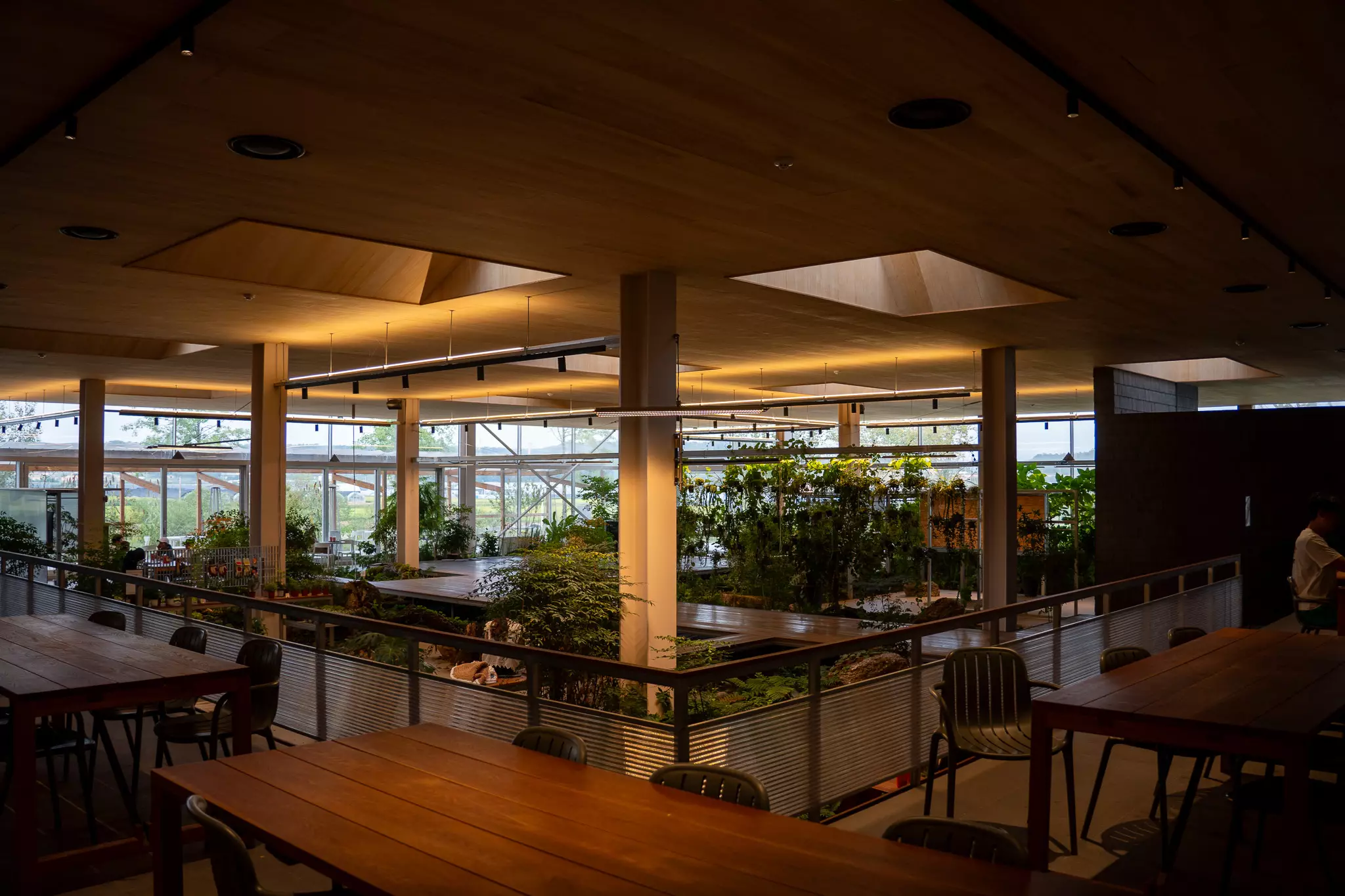 뤁스퀘어-내부-공간