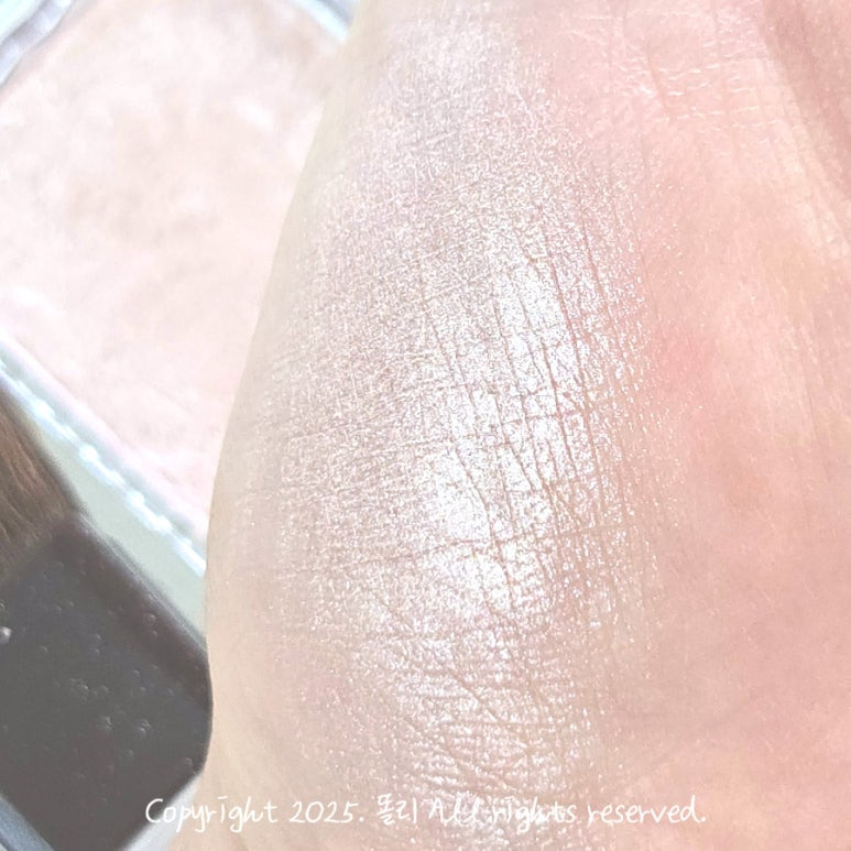 은은한 핑크 빛 진주빔