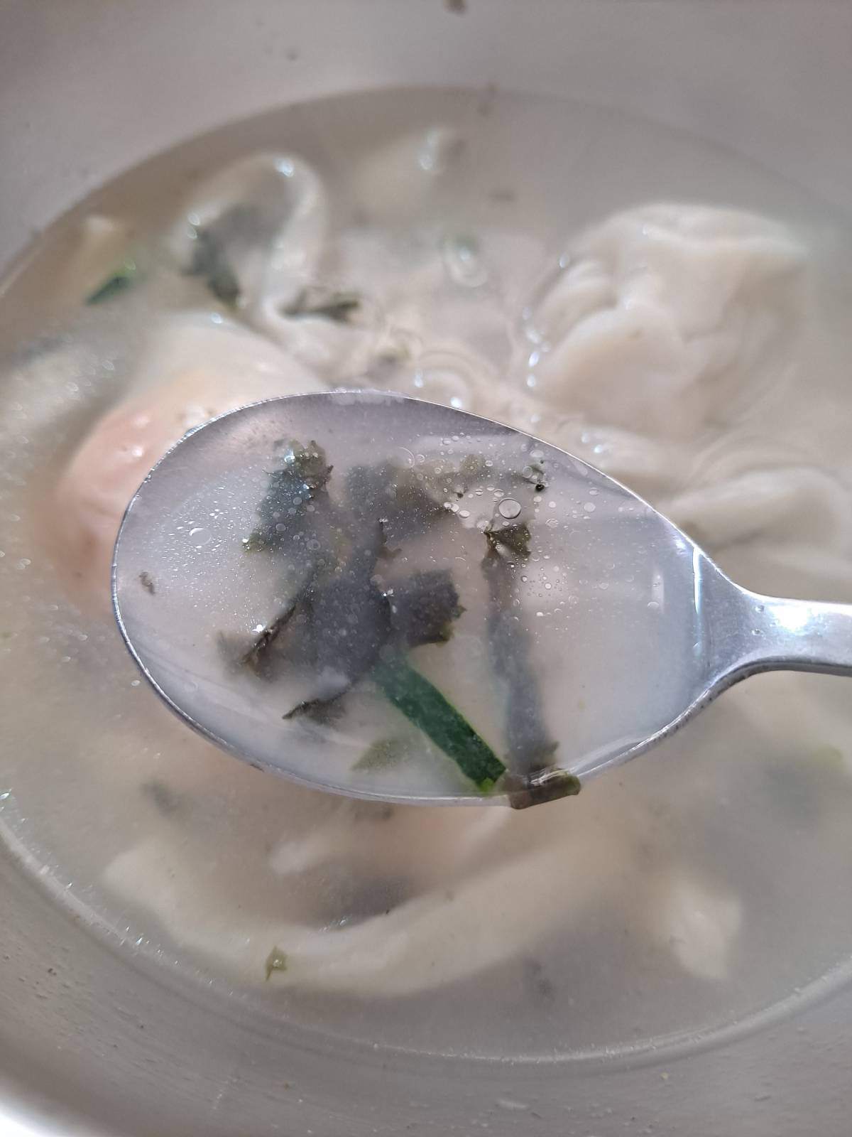 칼국수 뽀얀 국물