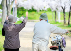 활력있게 생활하는 시니어 이미지
