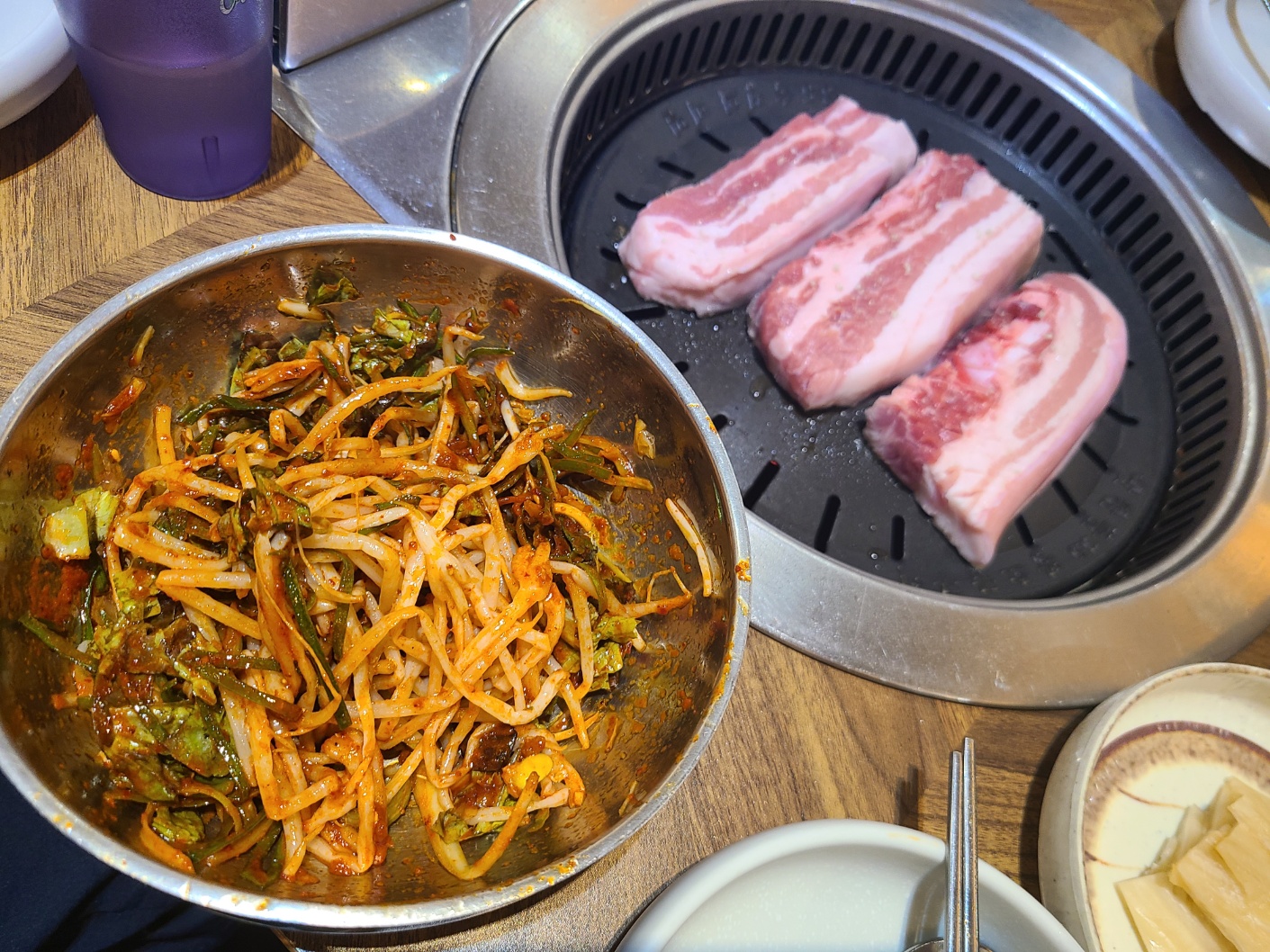 맛찬들왕소금구이 숙성 삼겹살과 파절이