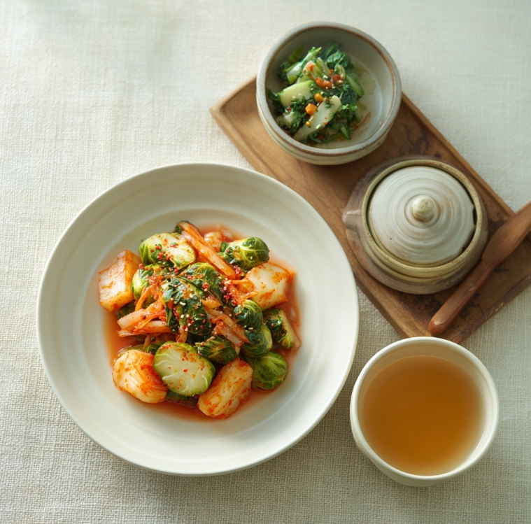 김치와 콜라비로 만든 반찬