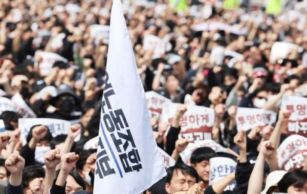 삼성전자 노조 이재용 자택 집회 및 SK하이닉스 6억 성과급 격차에 따른 총파업 리스크 심층 분석 (2026)