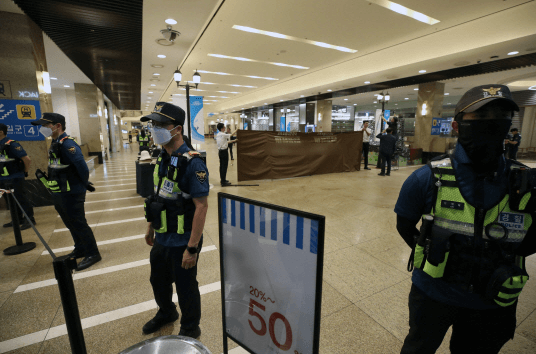 뉴시스 서현역 칼부림 관련 사진 이미지입니다. 