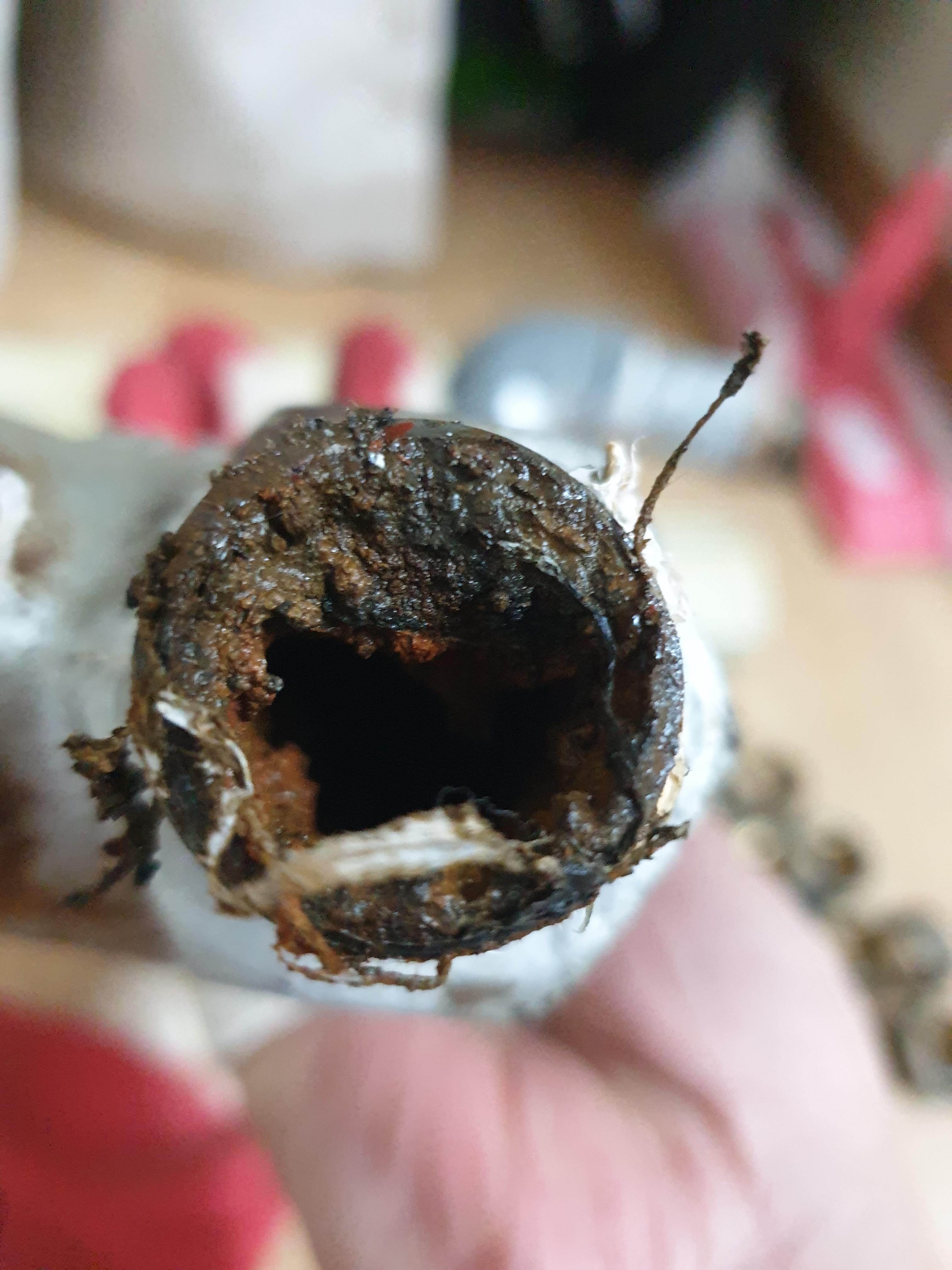 분배기 배관 내 축적된 녹