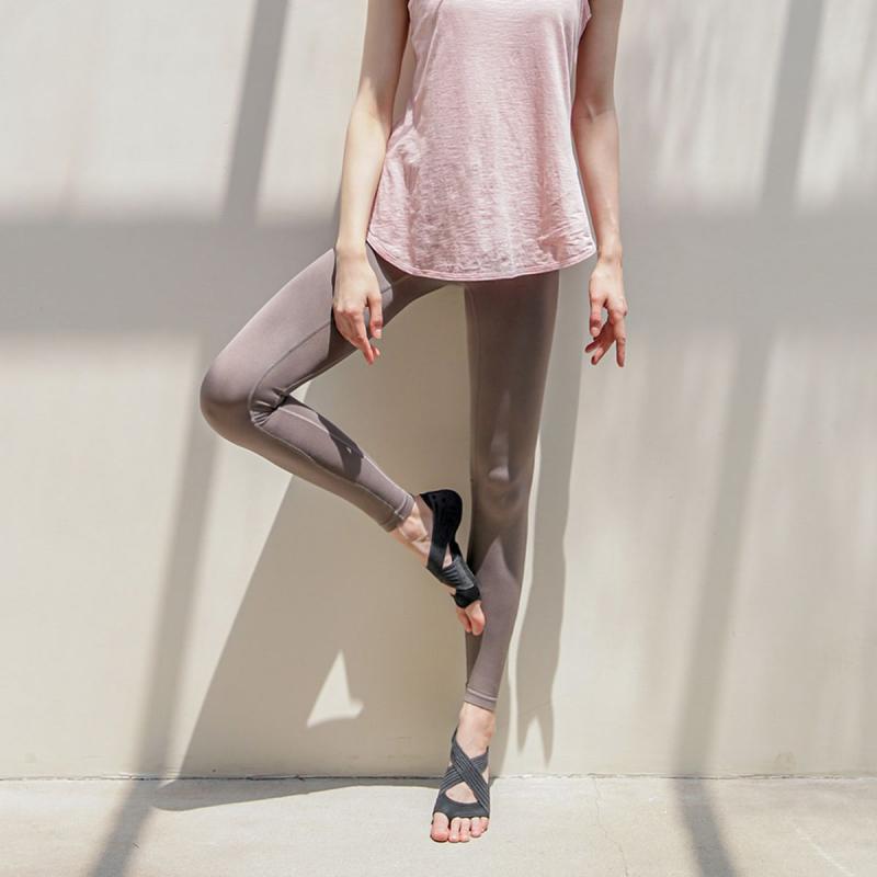 단스킨 심리스 필라테스 에어 요가레깅스 샌드그레이 DNC1WLG03