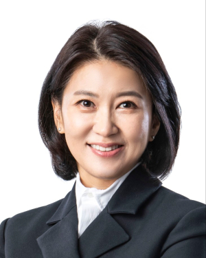 스포츠윤리센터 이사장 박지영 이화여대 체육학과 연세대 정치외교학과 한국체대 체육학과 박사 대한체육회 수영 대한수영연맹 서울특별시체육회