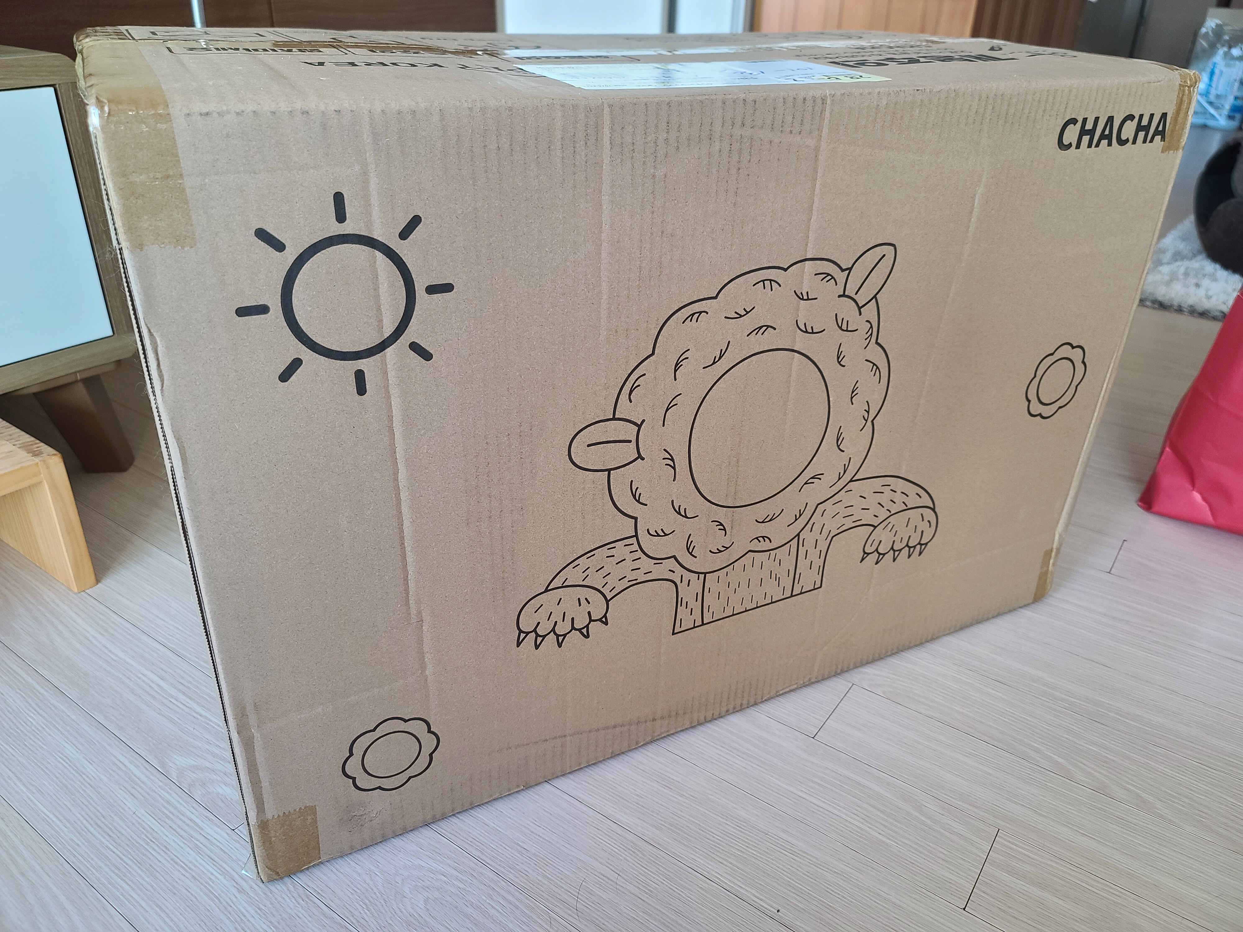 고양이들의 차차스크래쳐를 교체했다.